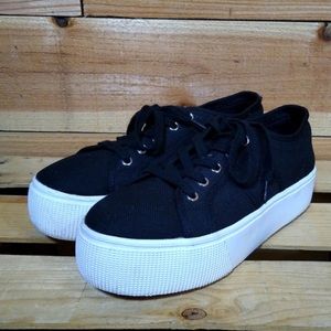 Steve Madden Emmi Platforms